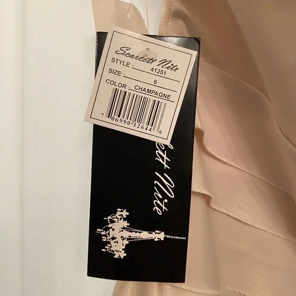 NWT Halter dress Size 6 in Cream Satin Christmas New Years Eve Holidays - Picture 4 of 12